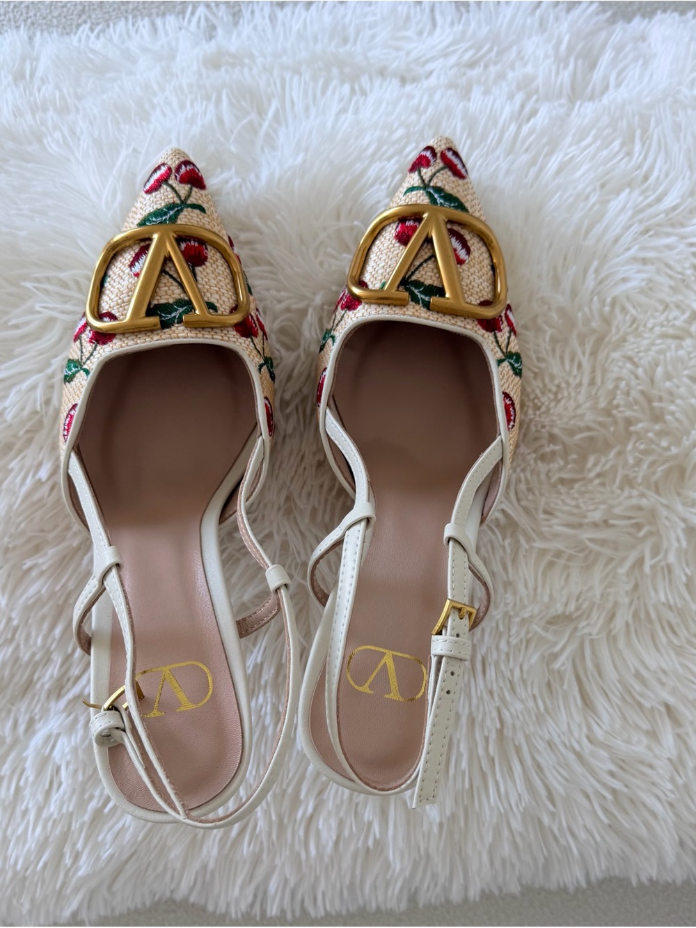 Valentino Garavani Beige Floral Embroidered Pointed Slingback EU Size 38 US 8